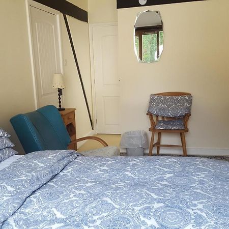 Follets B&B Pewsey Kültér fotó