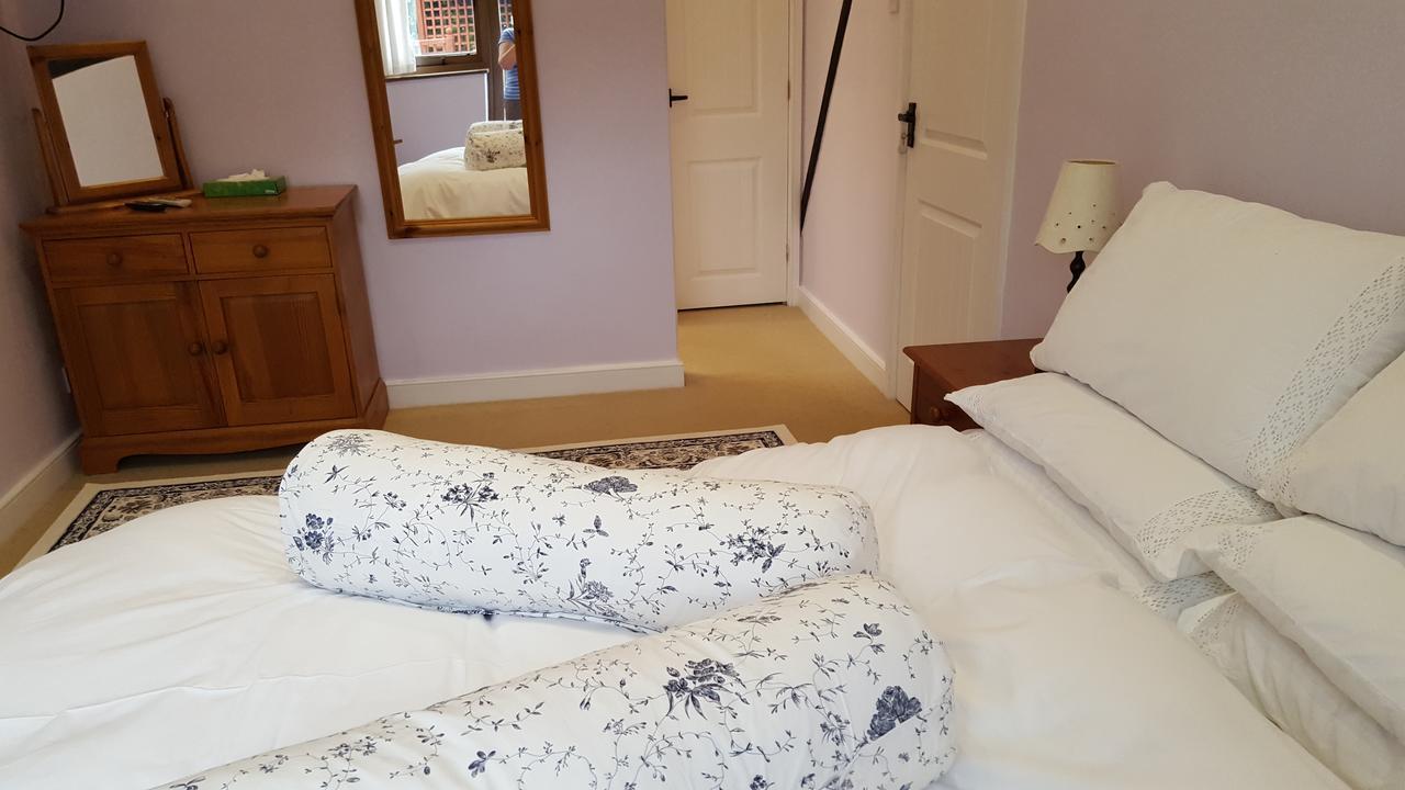 Follets B&B Pewsey Kültér fotó