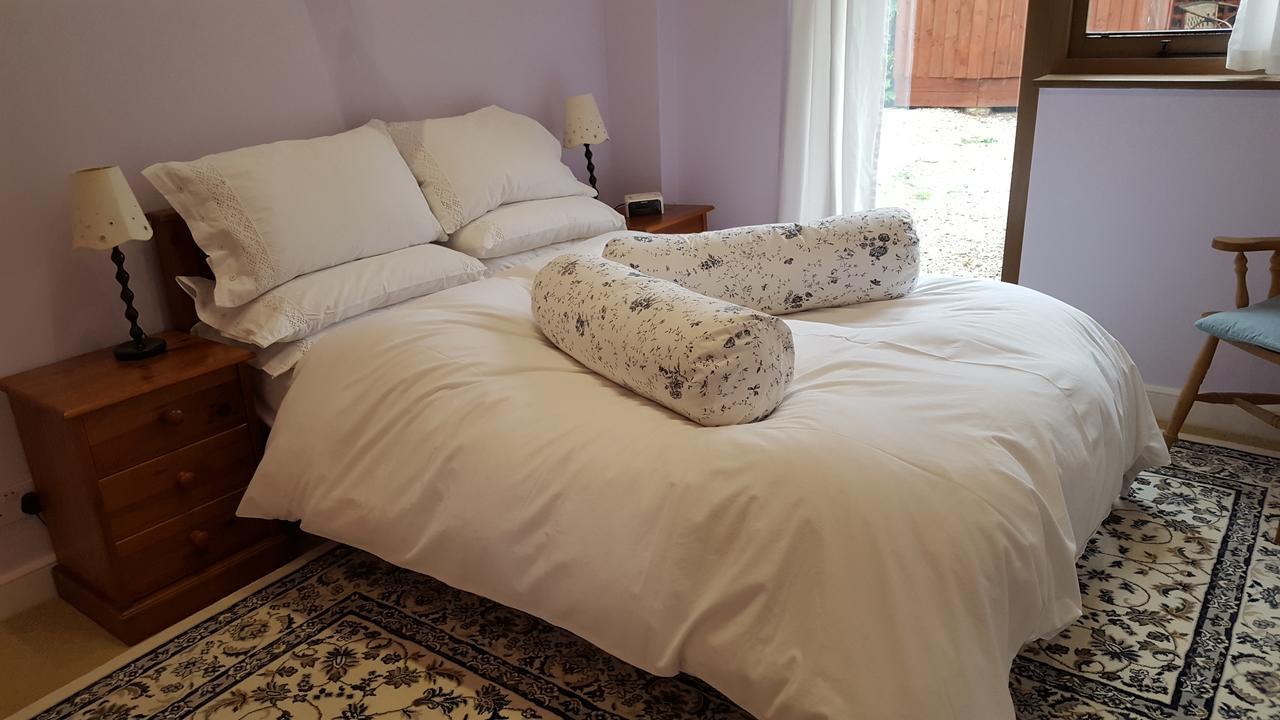 Follets B&B Pewsey Kültér fotó