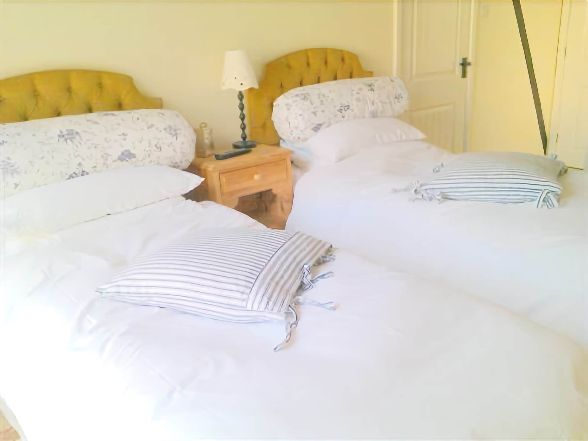 Follets B&B Pewsey Kültér fotó